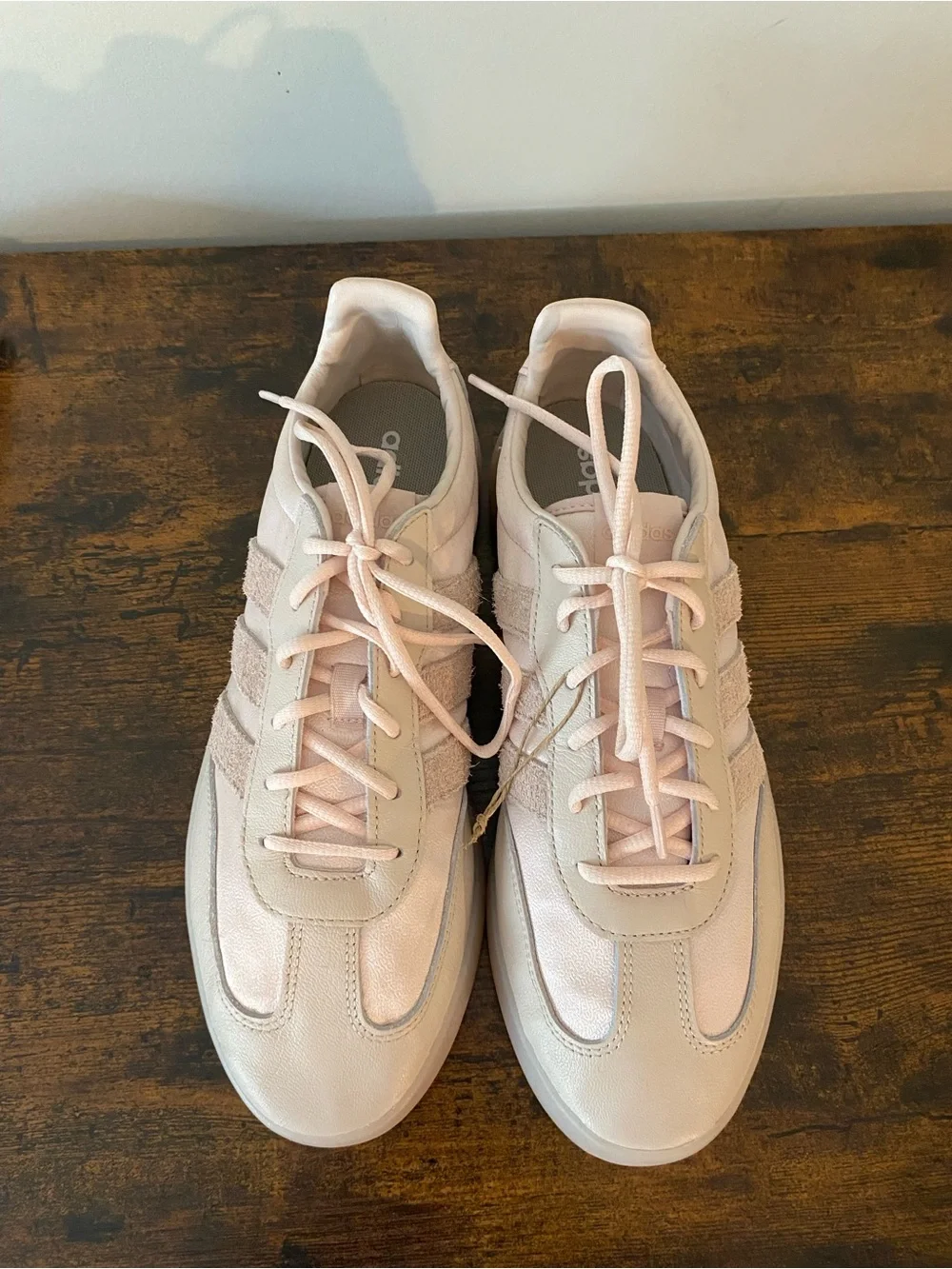 adidas Women’s Pale Pink Shiny Low-Top Platform Sneakers - Flaws